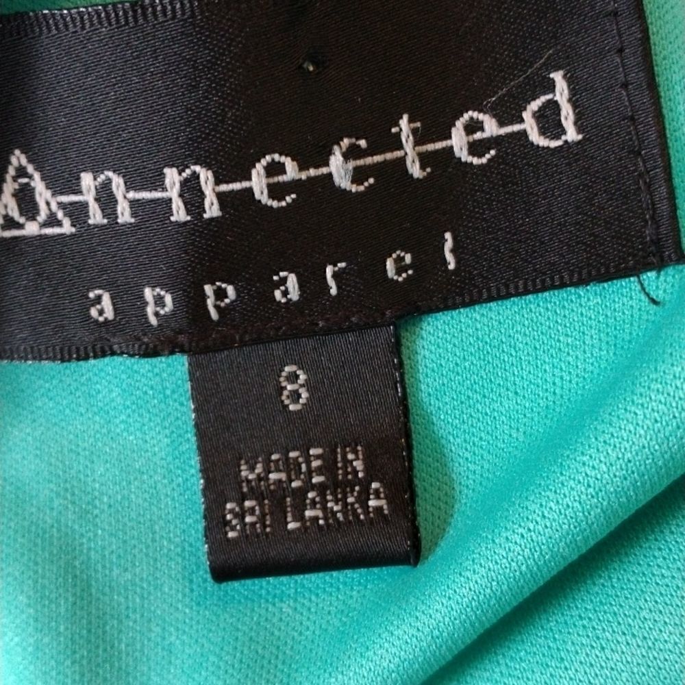 Connected Apparel  - Picture 8 of 9